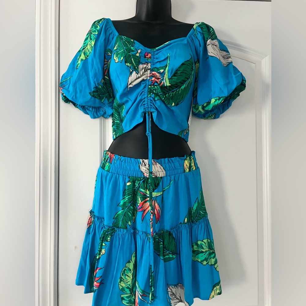 Tropical two piece 🌸🌺🏝️